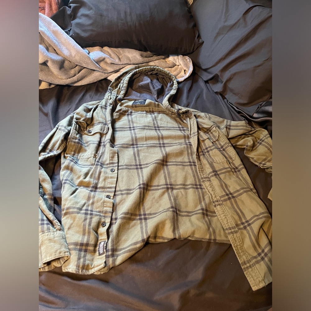 deep green holster button up